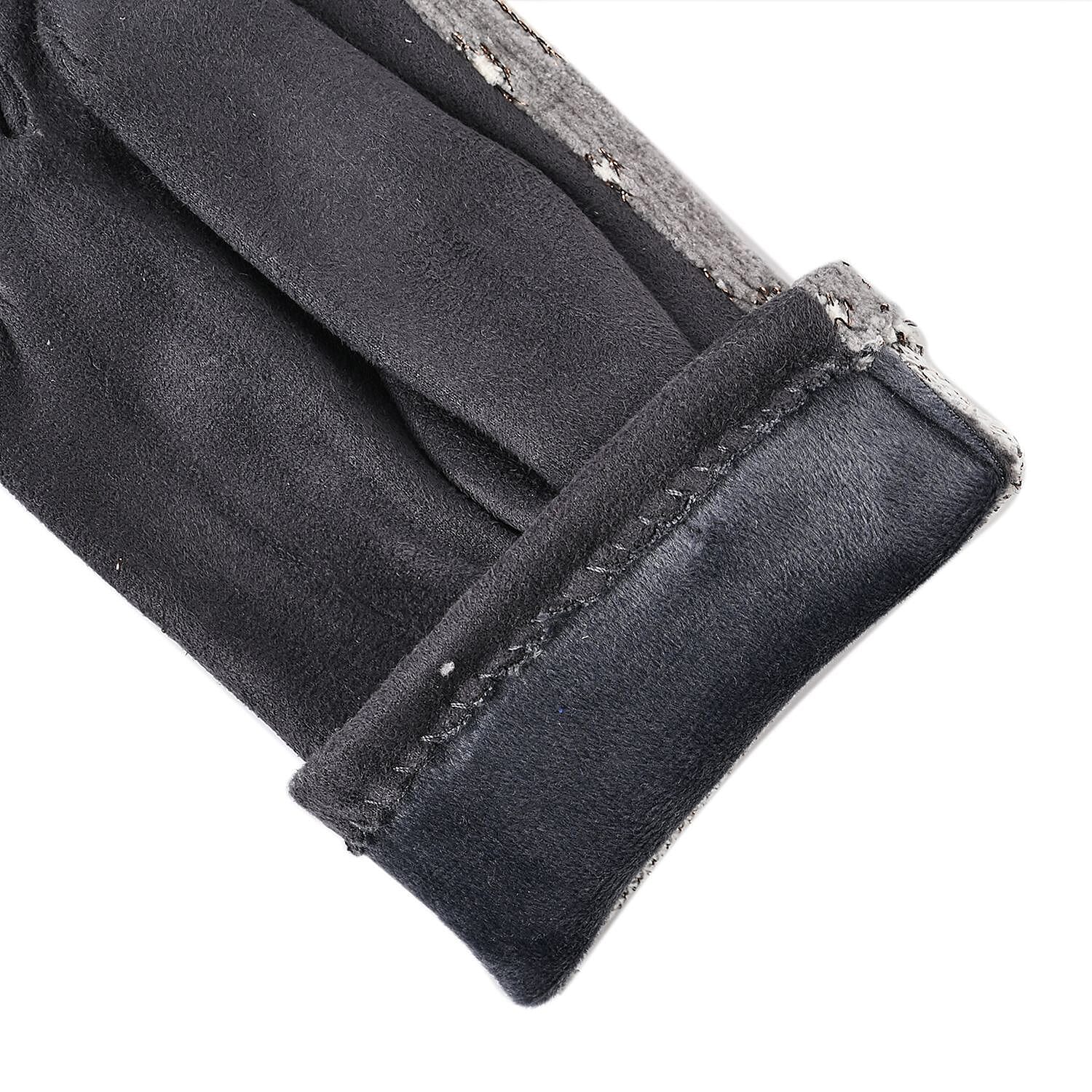Set of 2 Gray Snake and Gray Leopard Printed Gloves with Touchscreen Functionality – One Size Fits Most