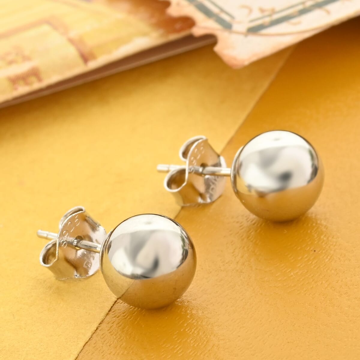 10K White Gold 5mm Stud Earrings 0.12 Grams image number 1