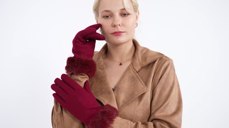 Wine 70% Cashmere Wool and 30% Polyster Faux Fur Gloves with Touch Screen Function (9"x3.93")
