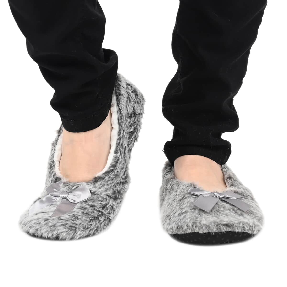 Set of 2 Pairs Grey Faux Fur Sherpa Home Bootie and Home Shoes (2.54"x7.08") image number 3