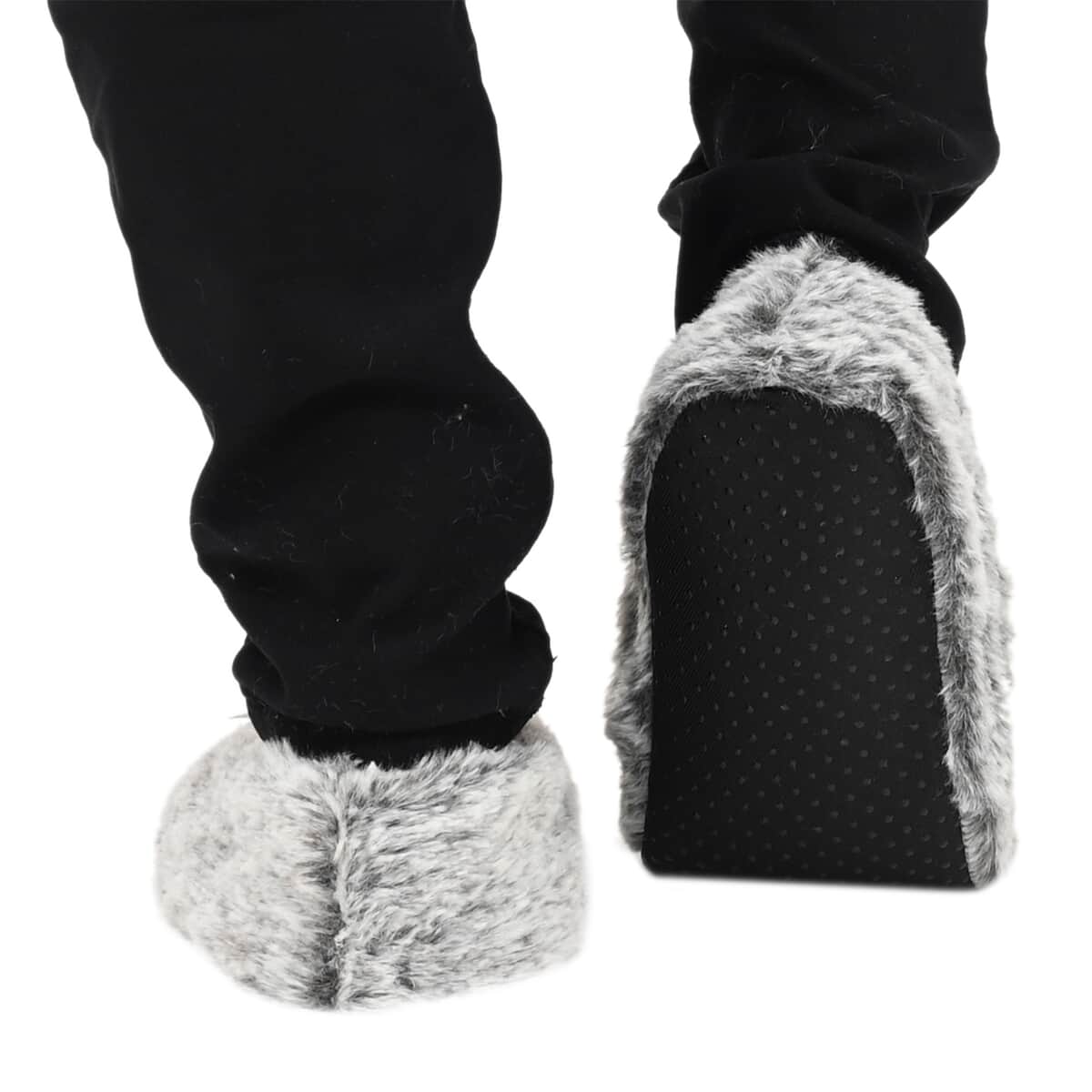 Set of 2 Pairs Grey Faux Fur Sherpa Home Bootie and Home Shoes (2.54"x7.08") image number 4