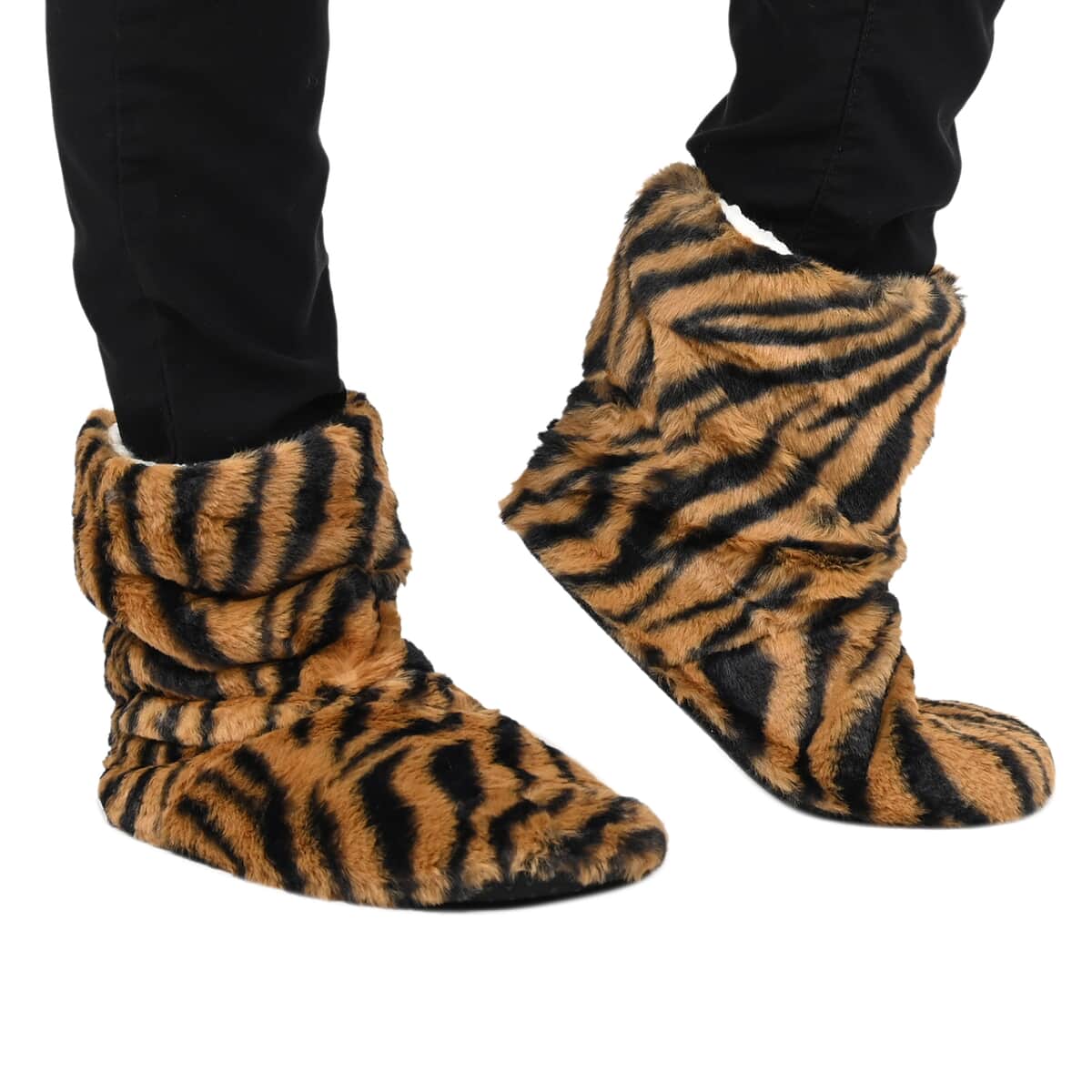 HOMESMART Tiger Print Faux Fur Sherpa Bootie Set of 2 Slippers (Women's Size 5-10) image number 2