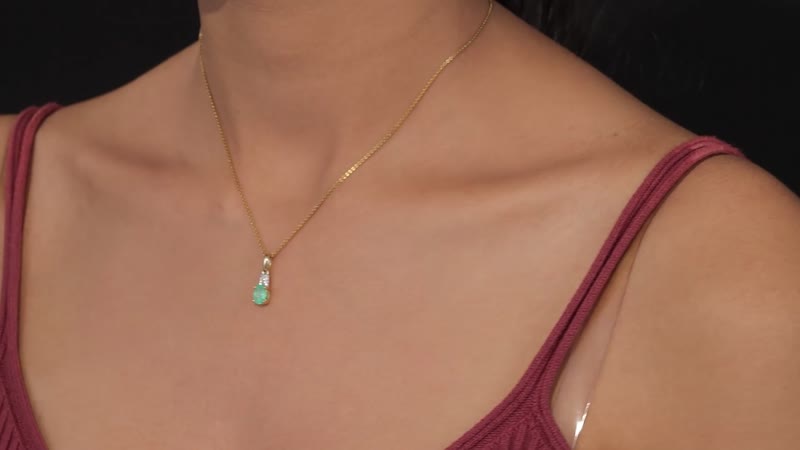Luxoro 14K Yellow Gold AAA Boyaca Colombian Emerald and G-H I2 Diamond Pendant 0.80 ctw