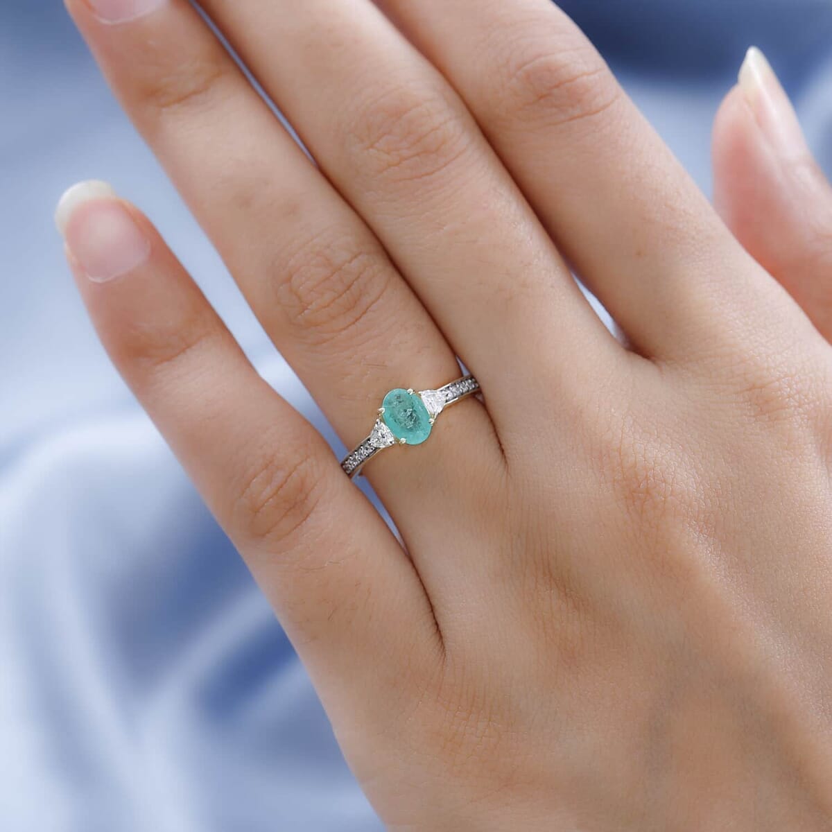 Luxoro 14K Green Gold Premium Boyaca Colombian Emerald and Moissanite Ring 1.00 ctw image number 2