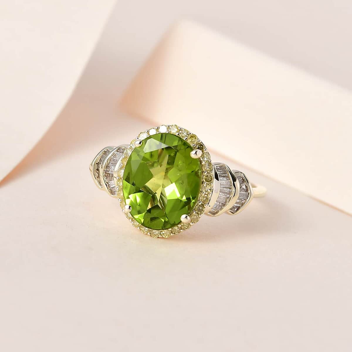 Luxoro 10K Green Gold Premium Peridot and I3 Natural Yellow and White Diamond Ring (Size 10.0) 3.90 ctw image number 1