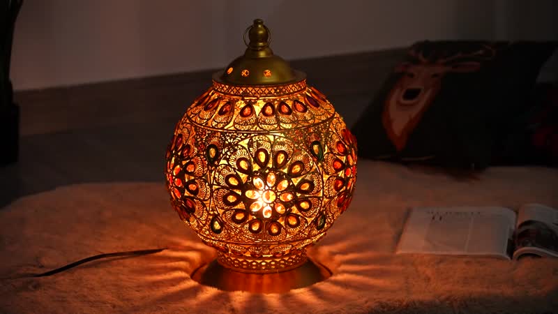 Antique Droplet Shaped Lamp in Gold Plating (UL Plug ) & (E26 Bulb Not Included) (11.8"x19.7")