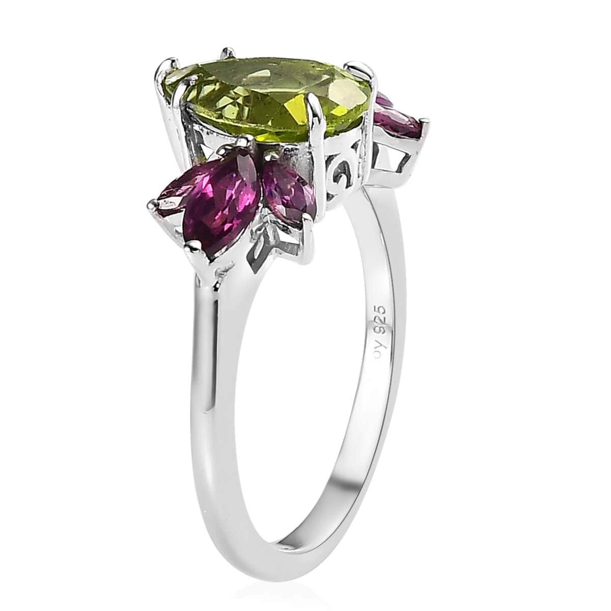 Silver ring, rhodolite top garnet and peridots