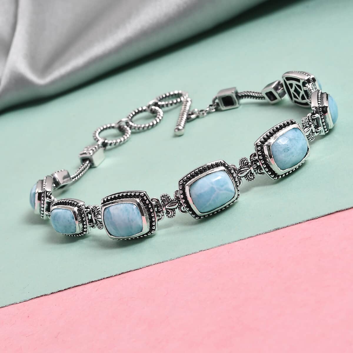 Artisan Crafted Larimar Bracelet in Sterling Silver (7.25 In) (16.45 g) 17.25 ctw image number 1