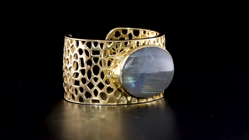 Karis Malagasy Labradorite Cuff Bracelet in 18K YG Plated (6.50 In) 70.85 ctw