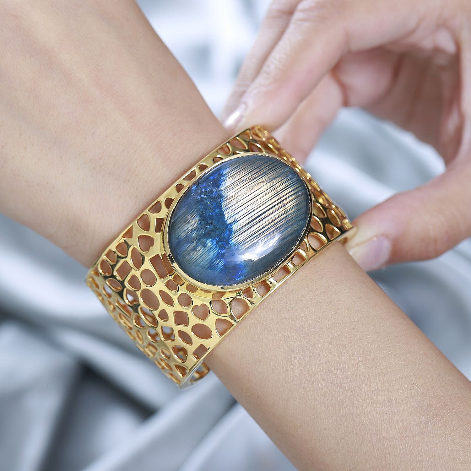 6.5 Inches - Product card gallery slide 4 (10144975913243)