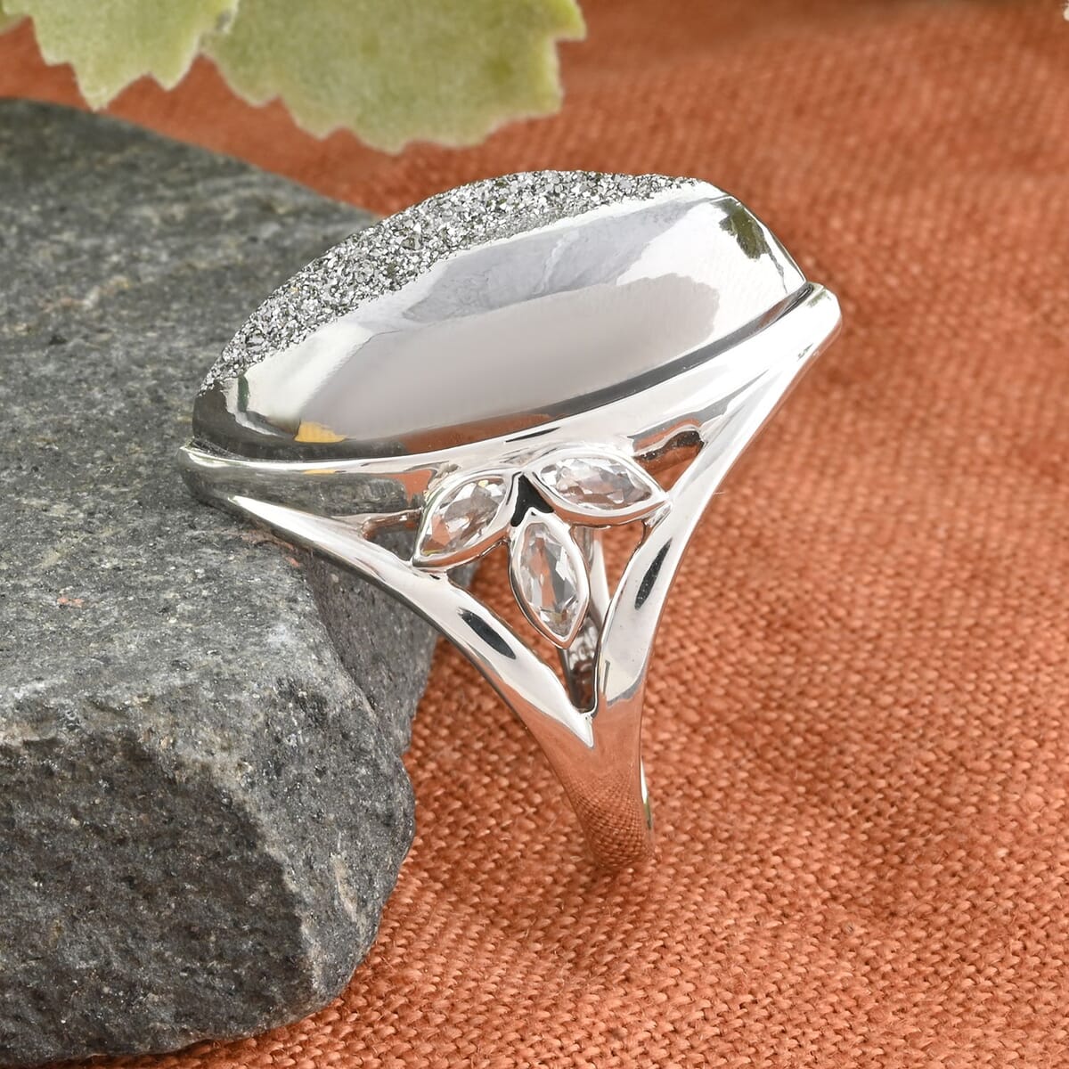 Sajen Silver AAA Platinum Window Drusy Quartz, Austrian Crystal Ring in Platinum Over Sterling Silver (Size 10.0) 18.10 ctw image number 1
