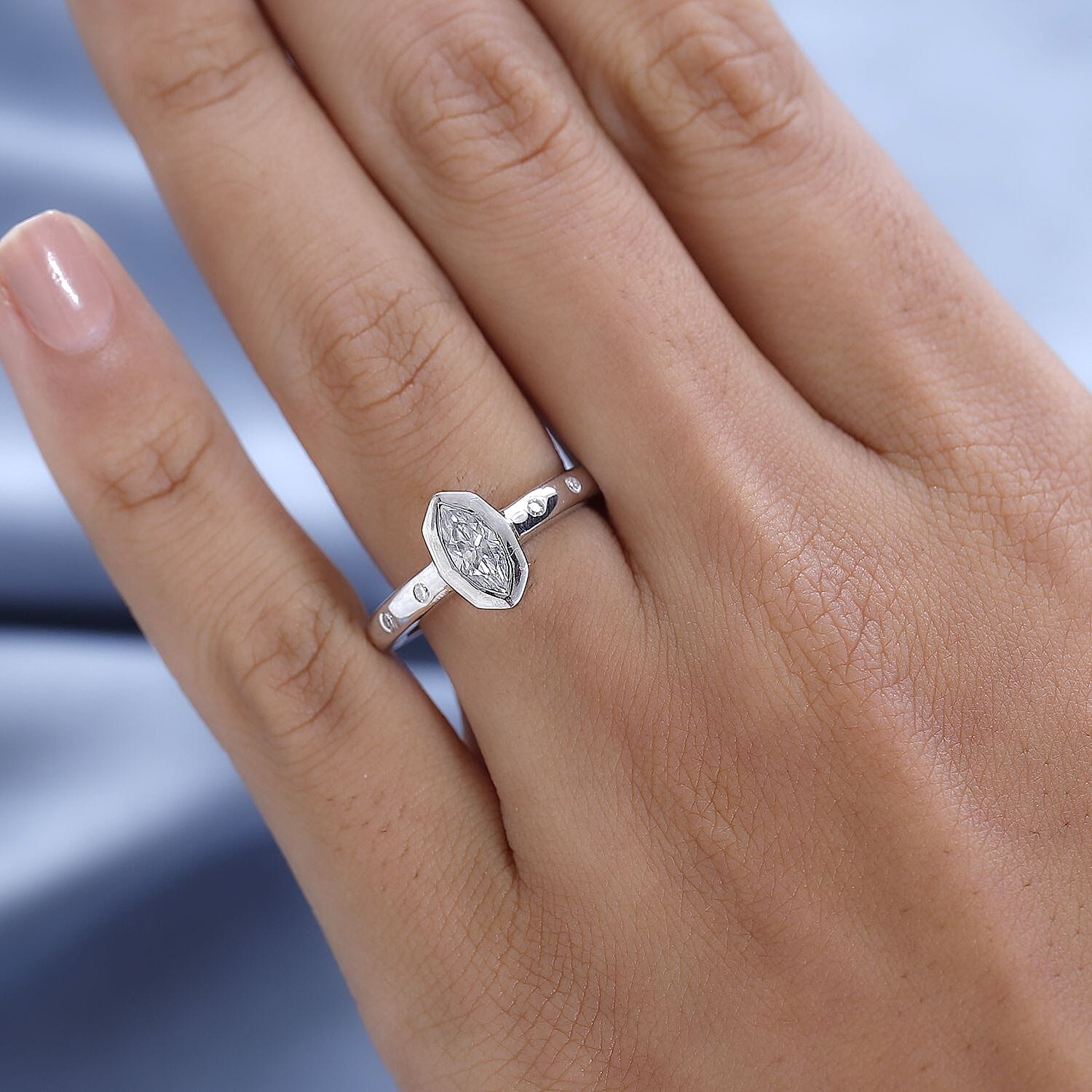 6 - Product card gallery slide 3 (10145048789275)