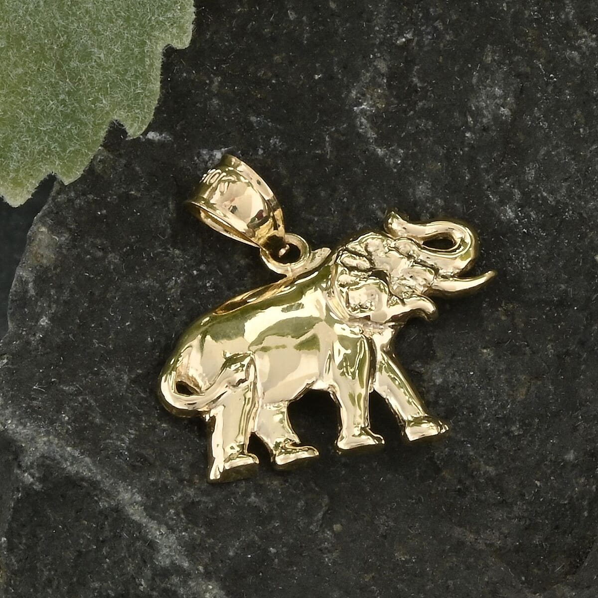 Made in America 10K Yellow Gold Elephant Pendant 1.40 Grams image number 1