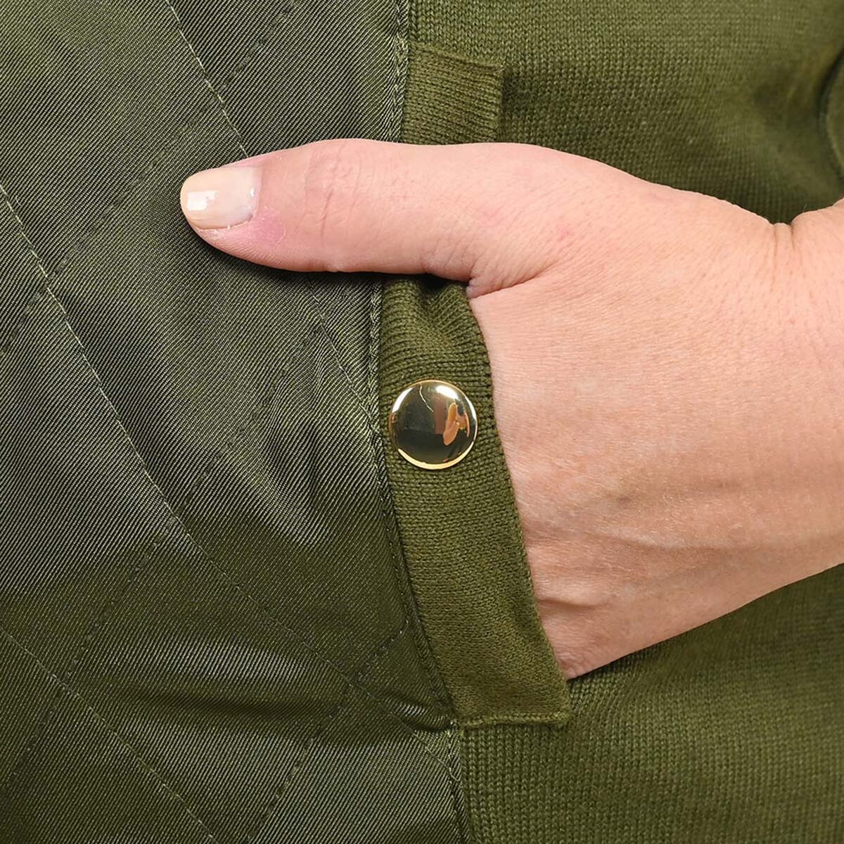 Tamsy Olive Quilted Knit Zip Front Vest - M image number 3