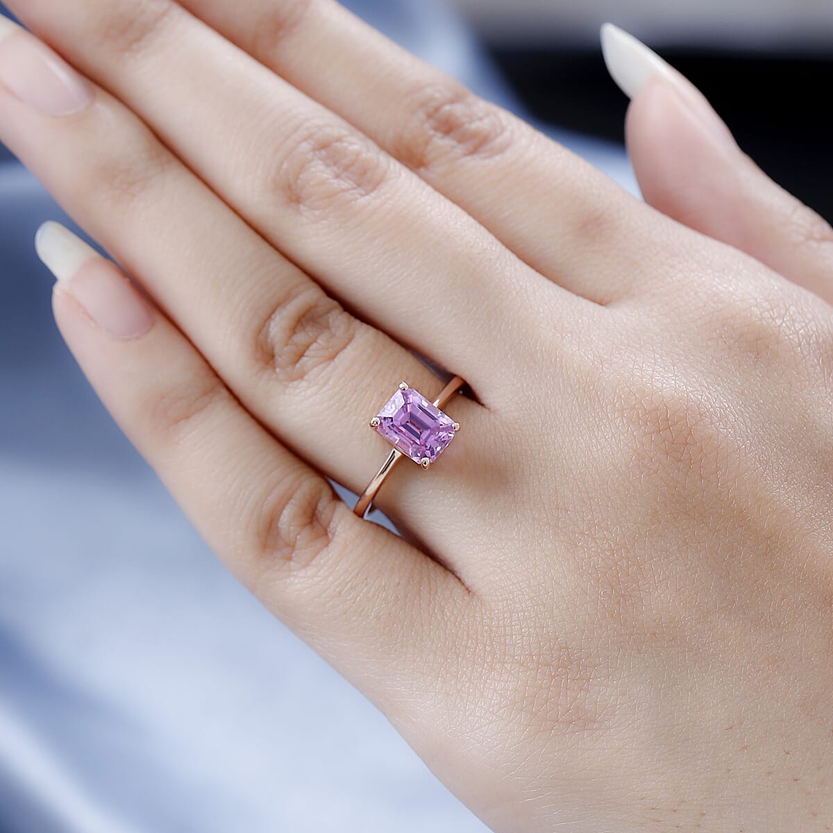 AAA Patroke Kunzite Solitaire Ring in Vermeil Rose Gold Over Sterling Silver (Size 7.0) 2.50 ctw image number 2