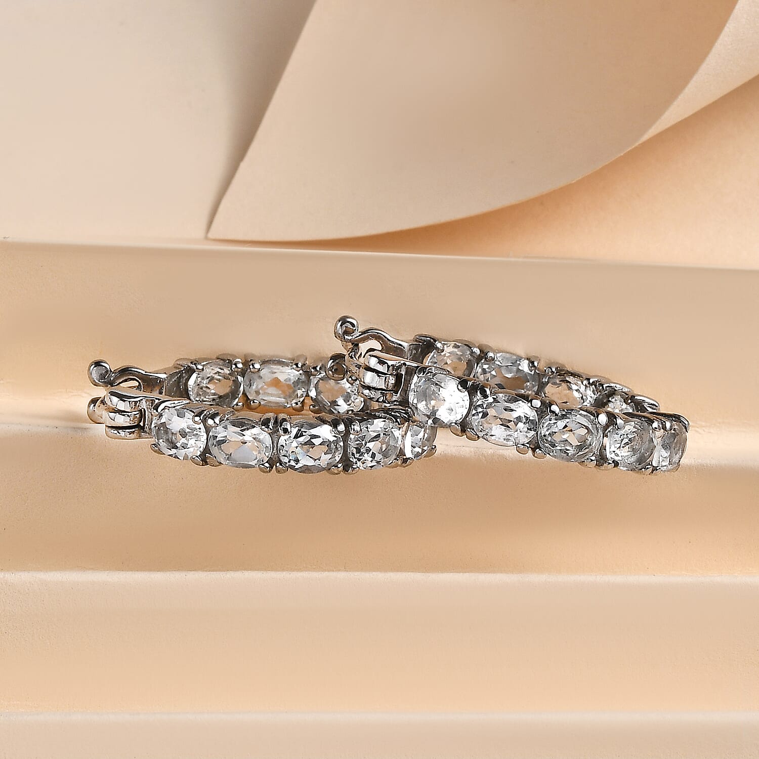 White Topaz - Product card gallery slide 2 (10144975847707)