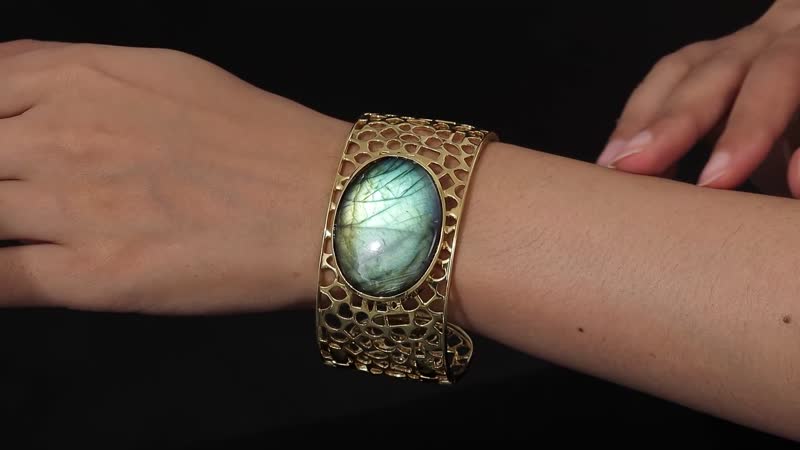 Karis Malagasy Labradorite 70.85 ctw Cuff Bracelet in 18K YG Plated (7.25 In)