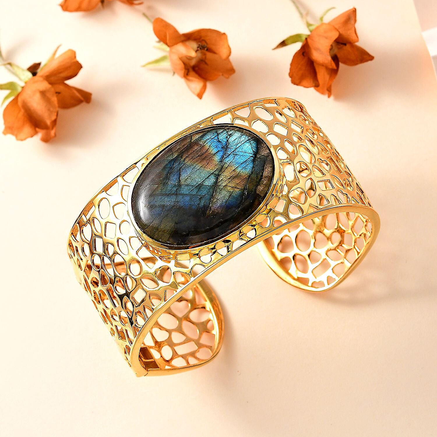 Karis Malagasy Labradorite Cuff Bracelet in 18K YG Plated (8.00 In) 70.85 ctw