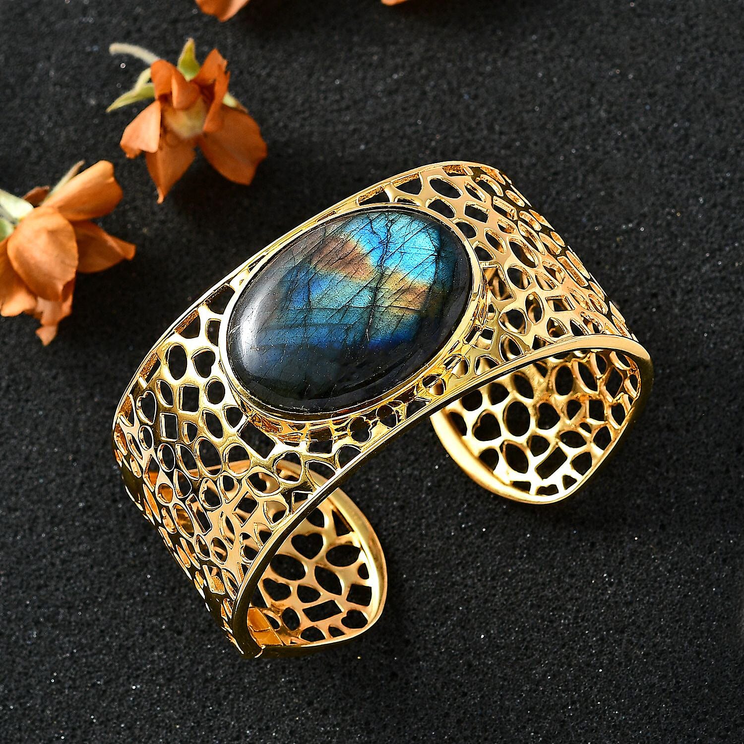 Karis Malagasy Labradorite Cuff Bracelet in 18K YG Plated (8.00 In) 70.85 ctw