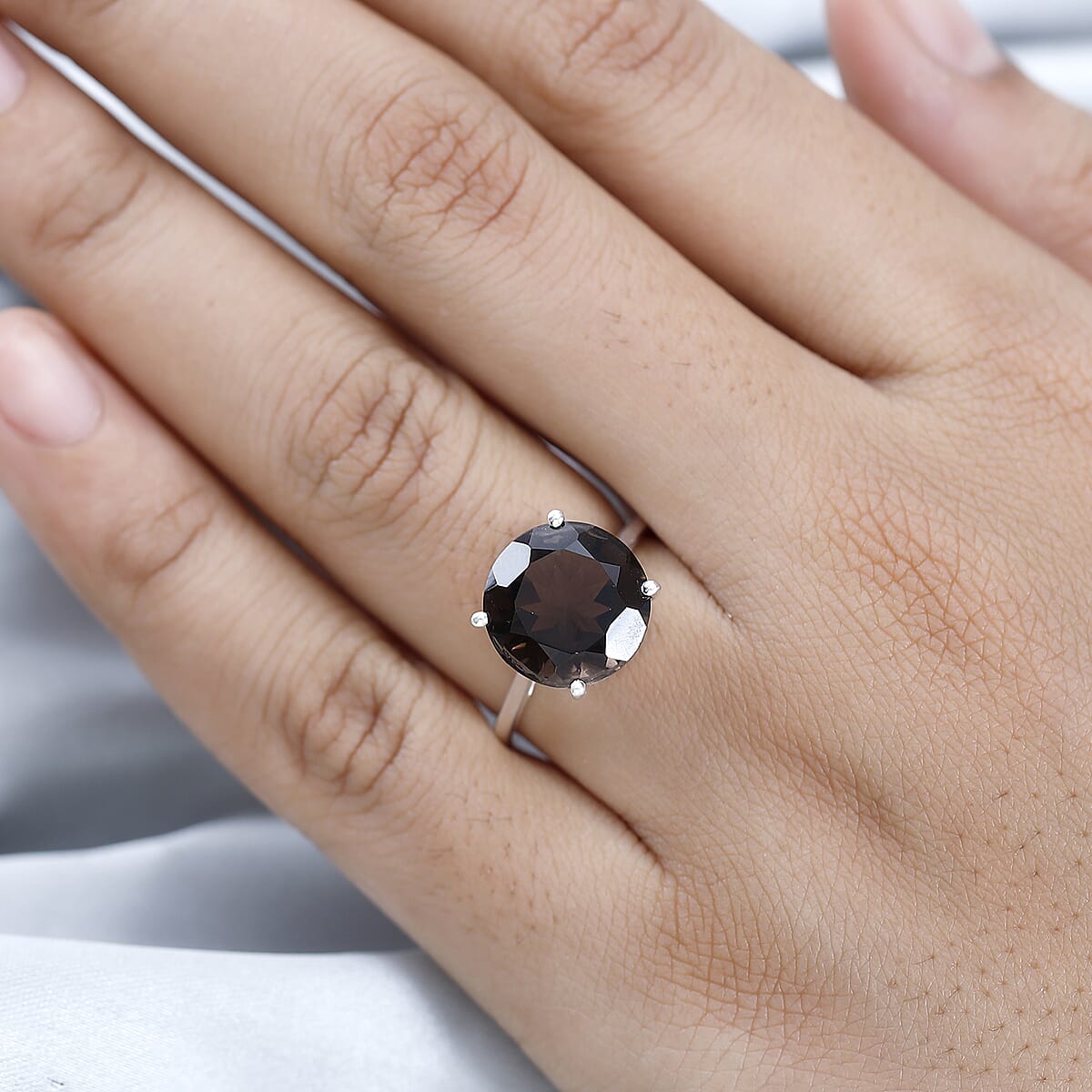 Brazilian Smoky Quartz Solitaire Ring in Sterling Silver (Size 7.0) 5.50 ctw image number 2
