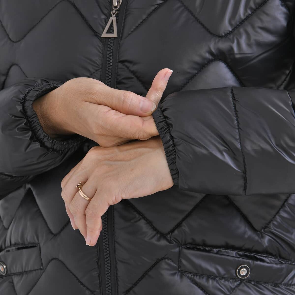 Tamsy Iridescent Black Quilted Puffer Jacket with Detachable Hood - L image number 8