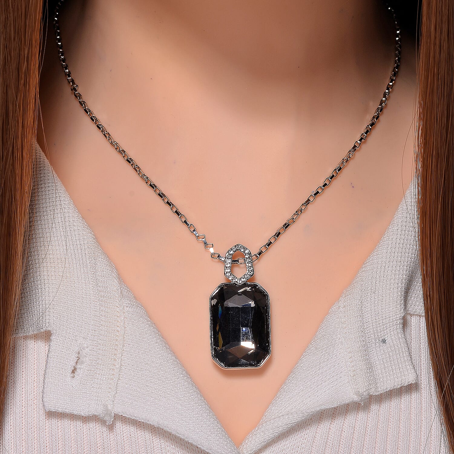 Green Glass and Austrian Crystal Necklace in Silvertone 20-22 Inches