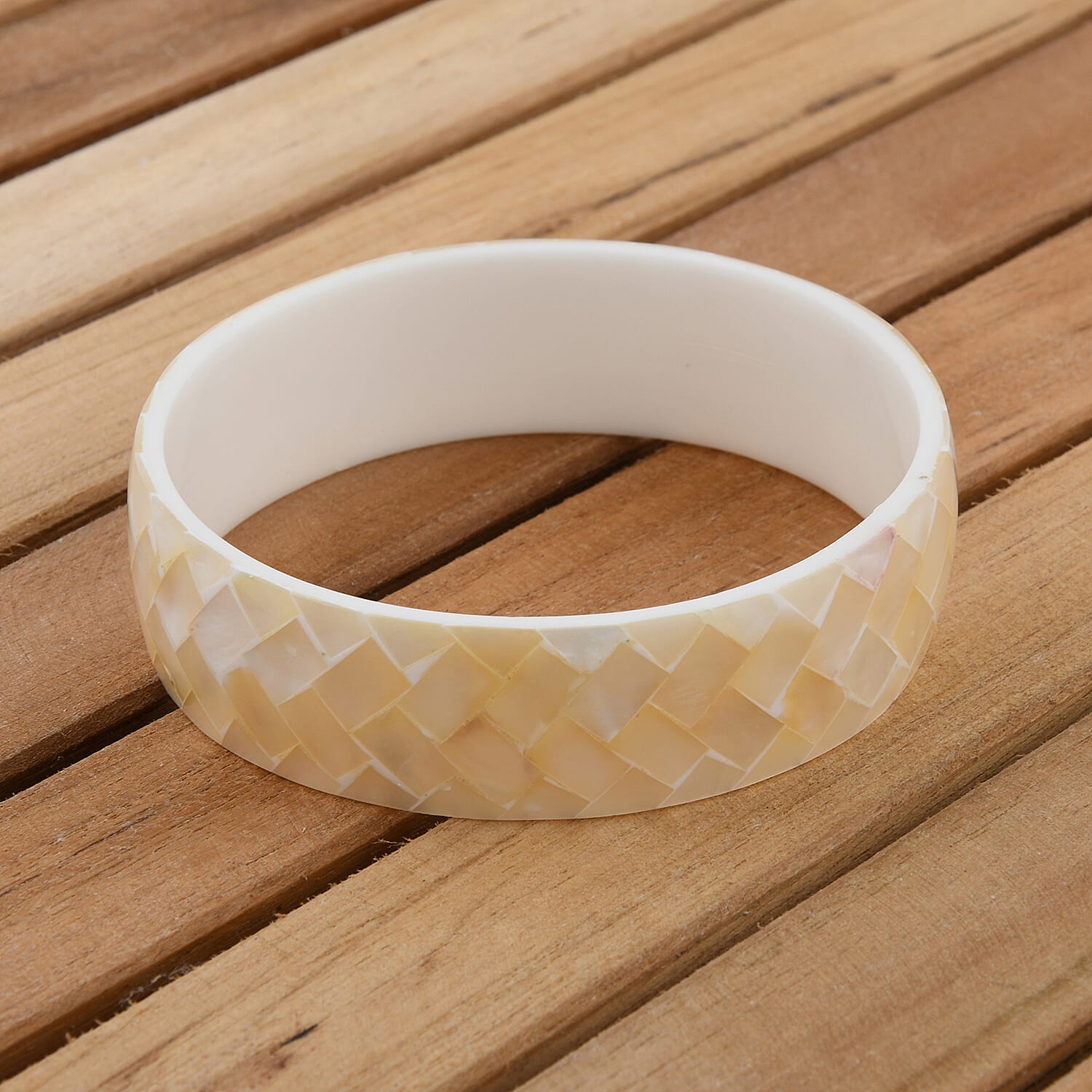 Mother of Pearl Inlay Shell With White Resin Bangle Bracelet (7.50 in)