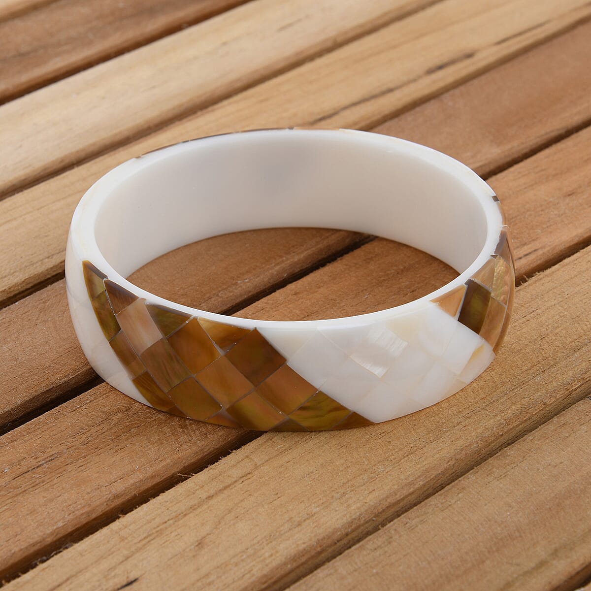 Inlay Shell With White Resin Bangle Bracelet (7.50 in) image number 1