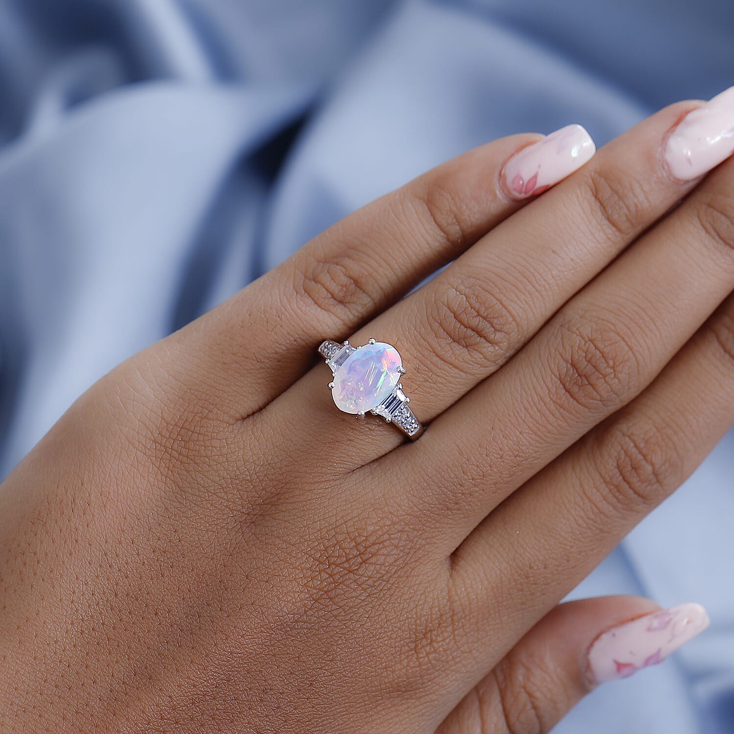 Oval / 10 - Product card gallery slide 4 (10145011269915)