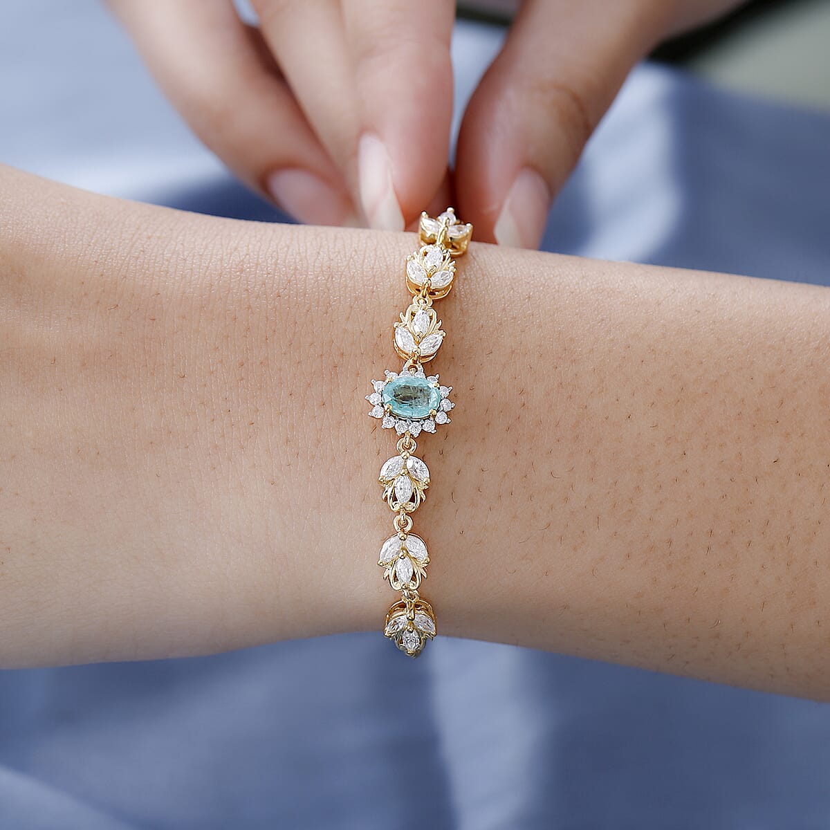 Premium Boyaca Colombian Emerald and Moissanite Bracelet in Vermeil Yellow Gold Over Sterling Silver (6.50-8.0In) 2.15 ctw image number 2