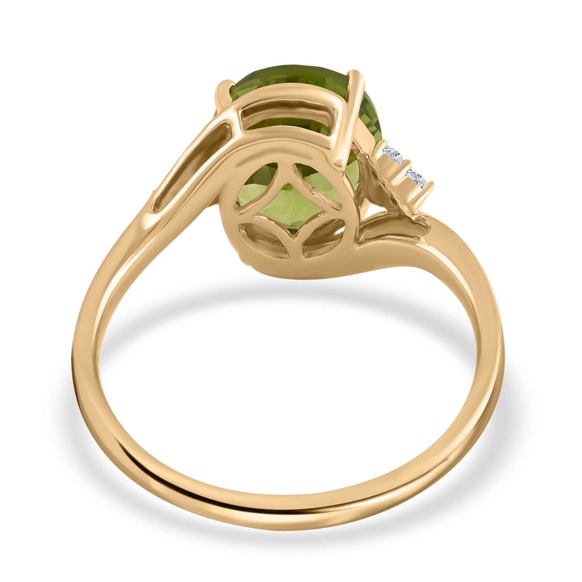 Luxoro 10K Yellow Gold AAA Peridot and I1 Diamond Ring (Size 8.0) 4.10 ctw image number 4