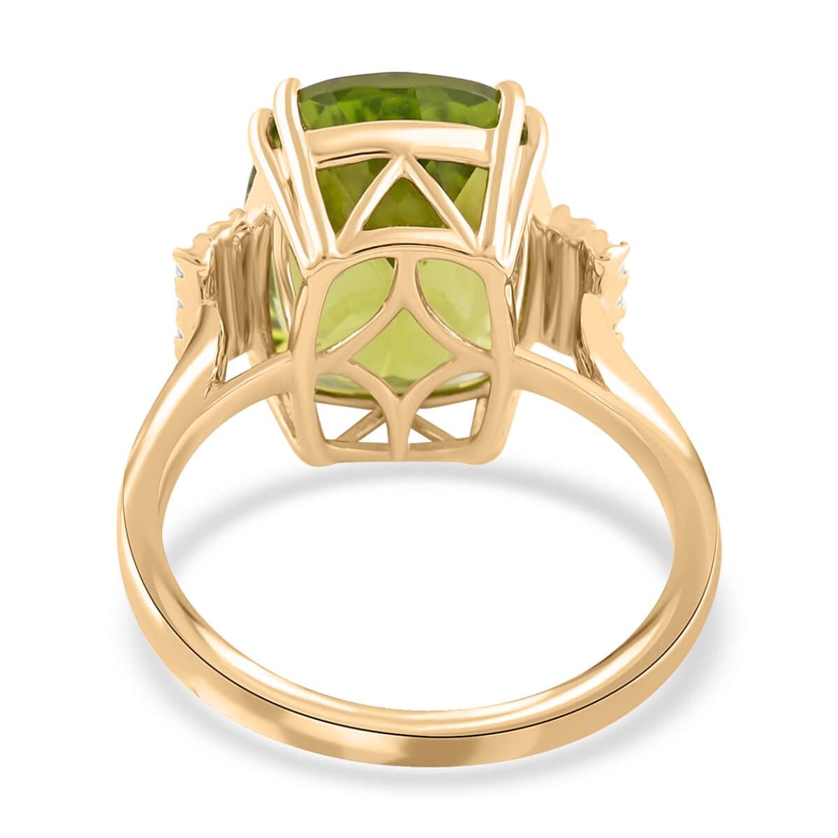 Certified and Appraised Luxoro 10K Yellow Gold AAA Peridot and I1 Diamond Ring (Size 7.0) 7.00 ctw image number 4