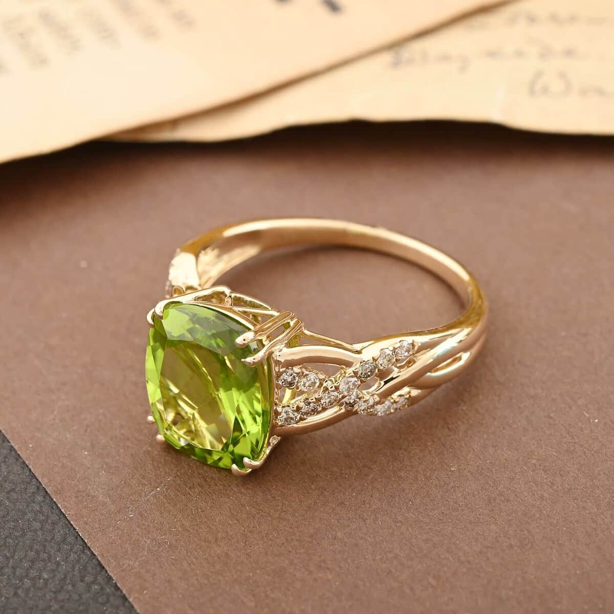 Certified and Appraised Luxoro 10K Yellow Gold AAA Peridot and G-H SI Diamond Ring (Size 10.0) 4.50 ctw image number 1