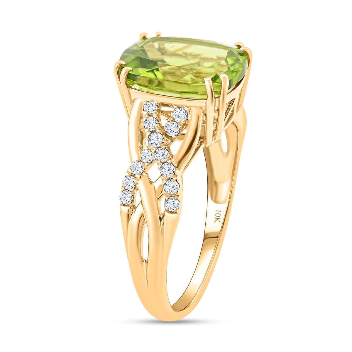 Certified and Appraised Luxoro 10K Yellow Gold AAA Peridot and G-H SI Diamond Ring (Size 10.0) 4.50 ctw image number 3