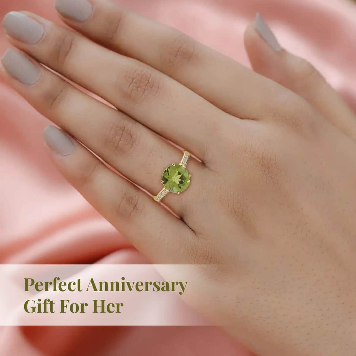 Certified and Appraised Luxoro 10K Yellow Gold AAA Peridot and G-H SI Diamond Ring 4.20 ctw image number 4