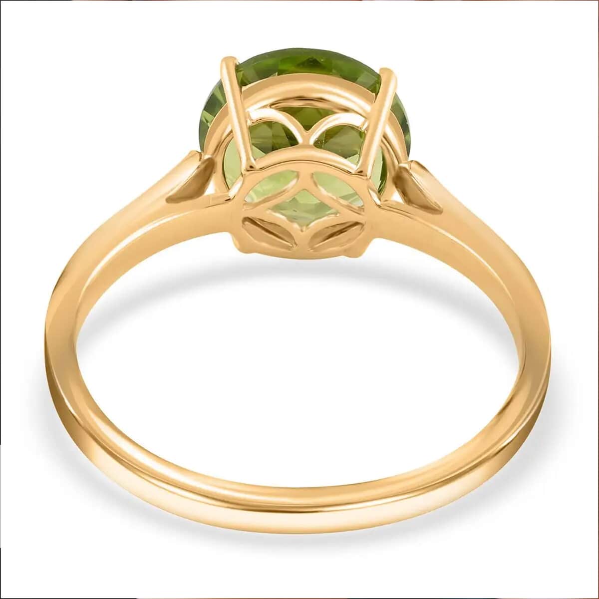 Certified and Appraised Luxoro AAA Peridot and I1 Diamond 4.20 ctw Ring in 10K Yellow Gold (Size 6.0) image number 5