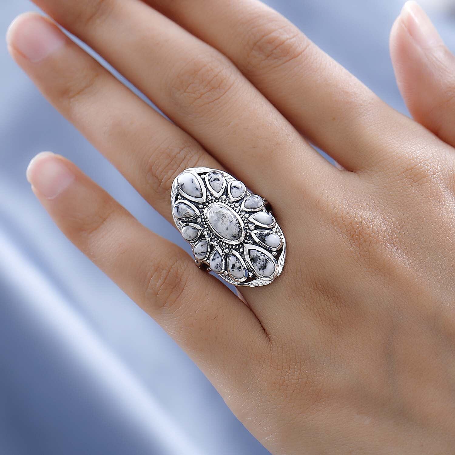 D'Joy Artisan Crafted White Buffalo 5.50 ctw Ring in Sterling Silver (Size 10.0)