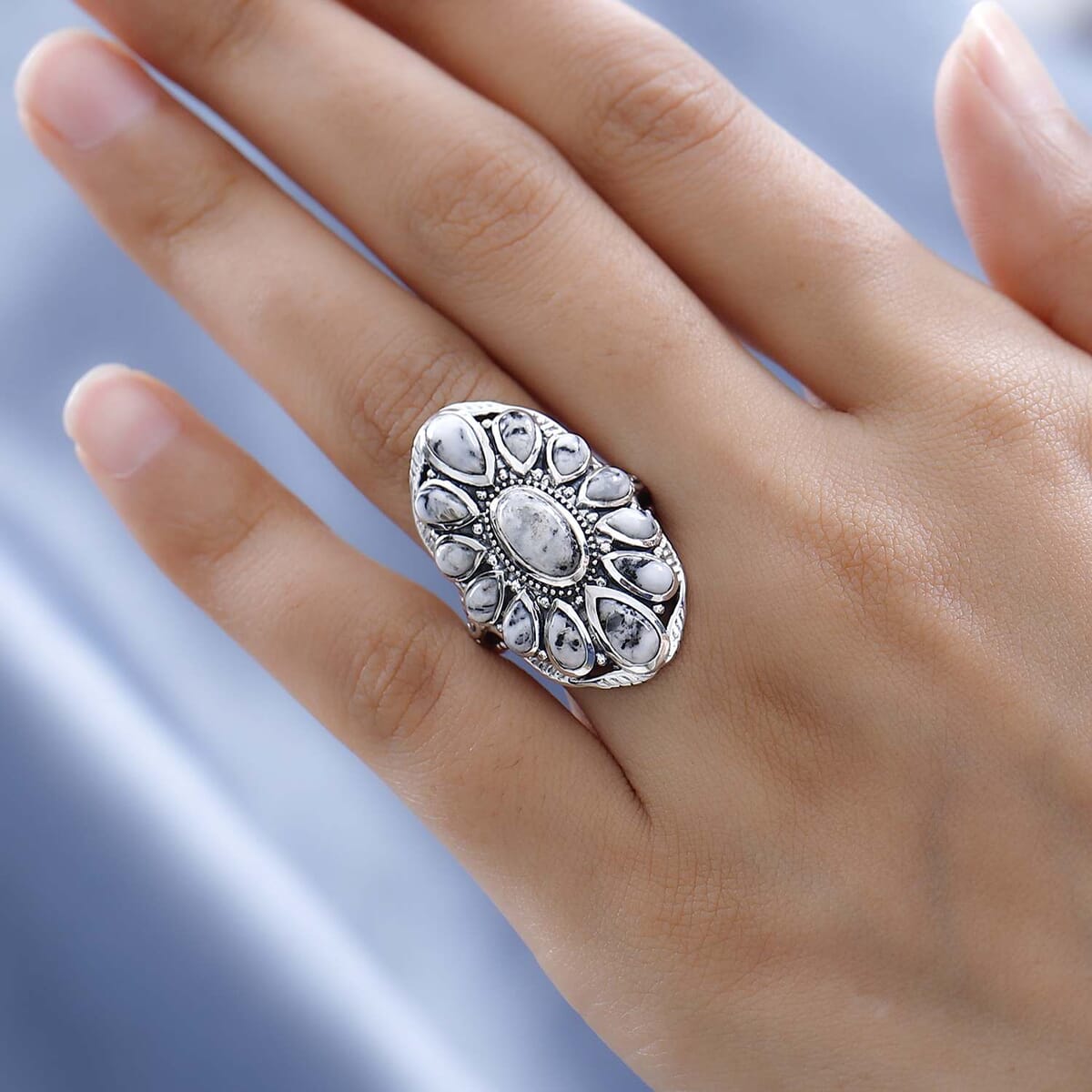 D'Joy Artisan Crafted White Buffalo 5.50 ctw Ring in Sterling Silver (Size 9.0) image number 2
