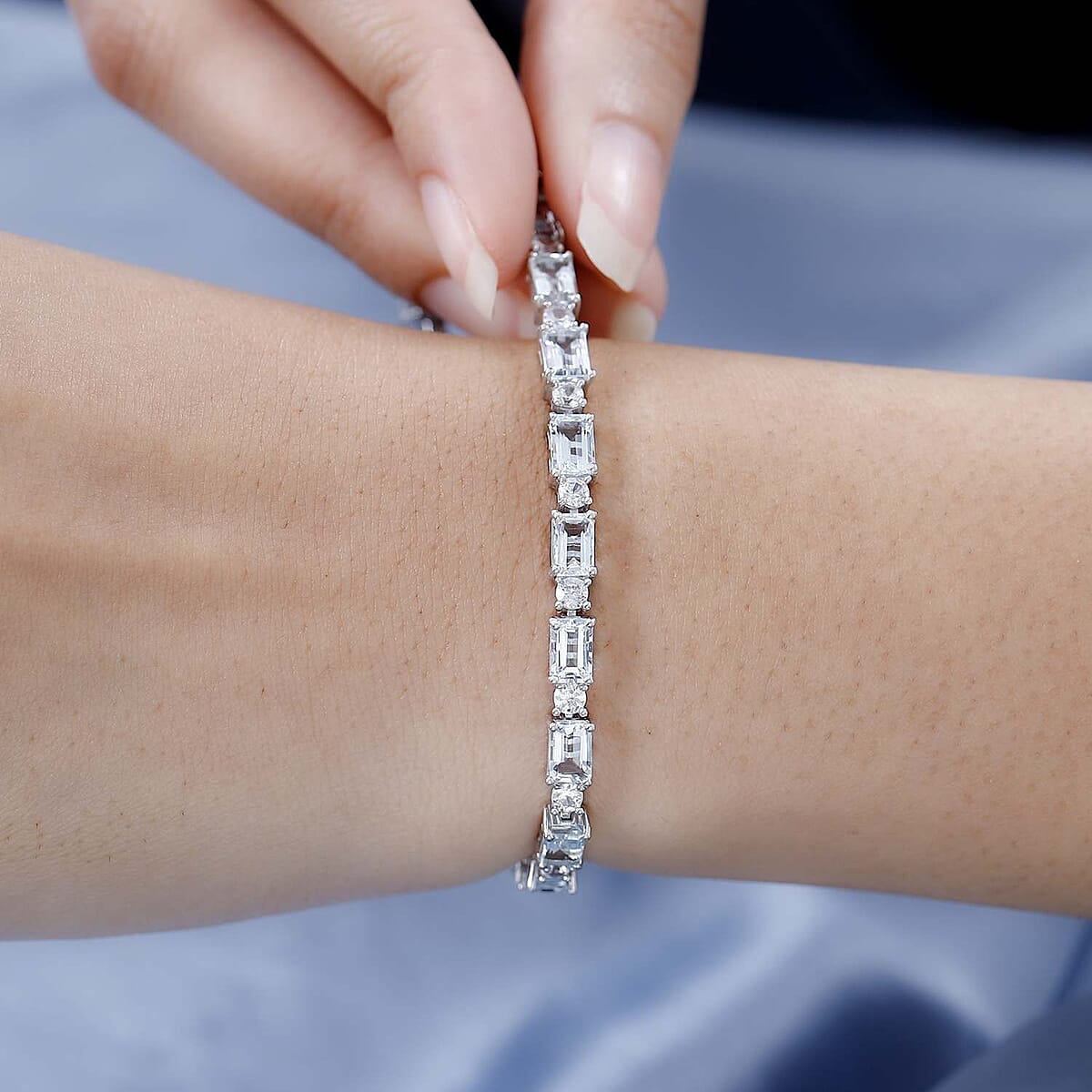 Premium Mangoro Aquamarine and White Zircon Bracelet in Platinum Over Sterling Silver (7.25 In) 14.65 ctw image number 2