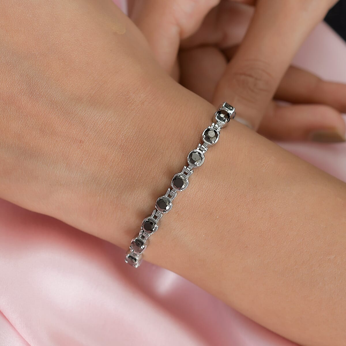 Elite Shungite Bracelet in Stainless Steel (8.00 In) 3.85 ctw image number 2