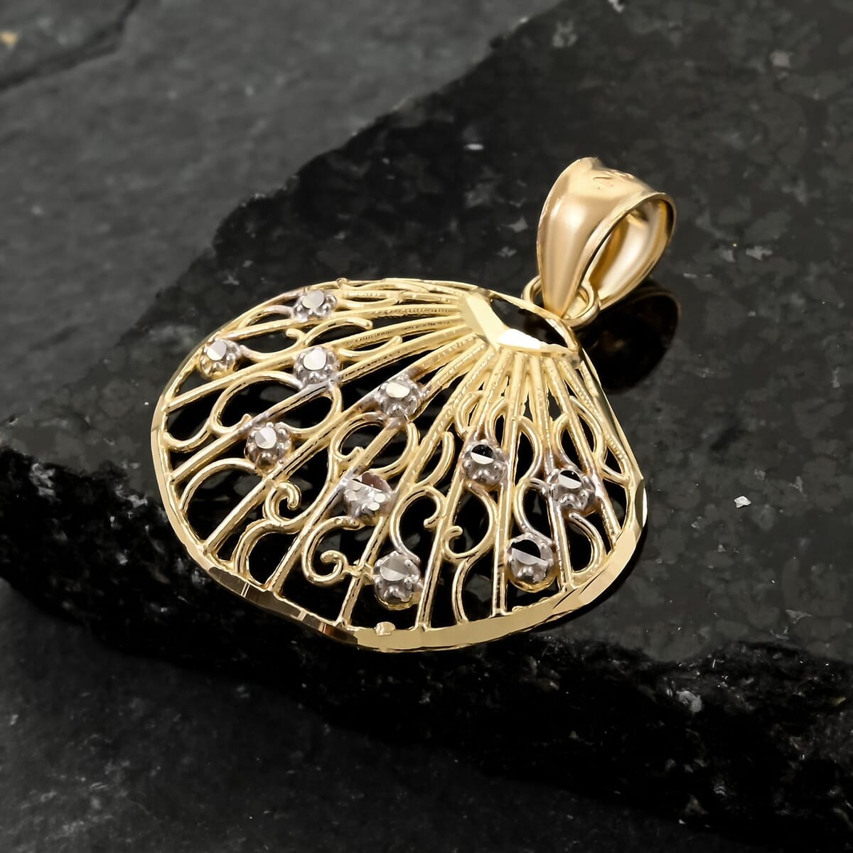 Made In America 10K Yellow and White Gold Sea Shell Pendant 1 Grams image number 1
