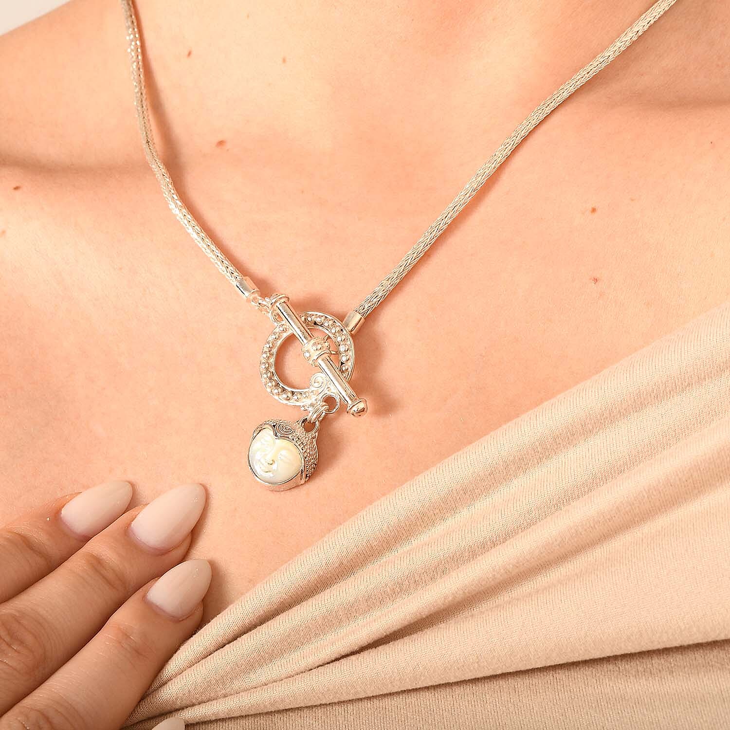 Mother Of Pearl Necklace 3.25 ctw in Sterling Silver (Size 20.0)
