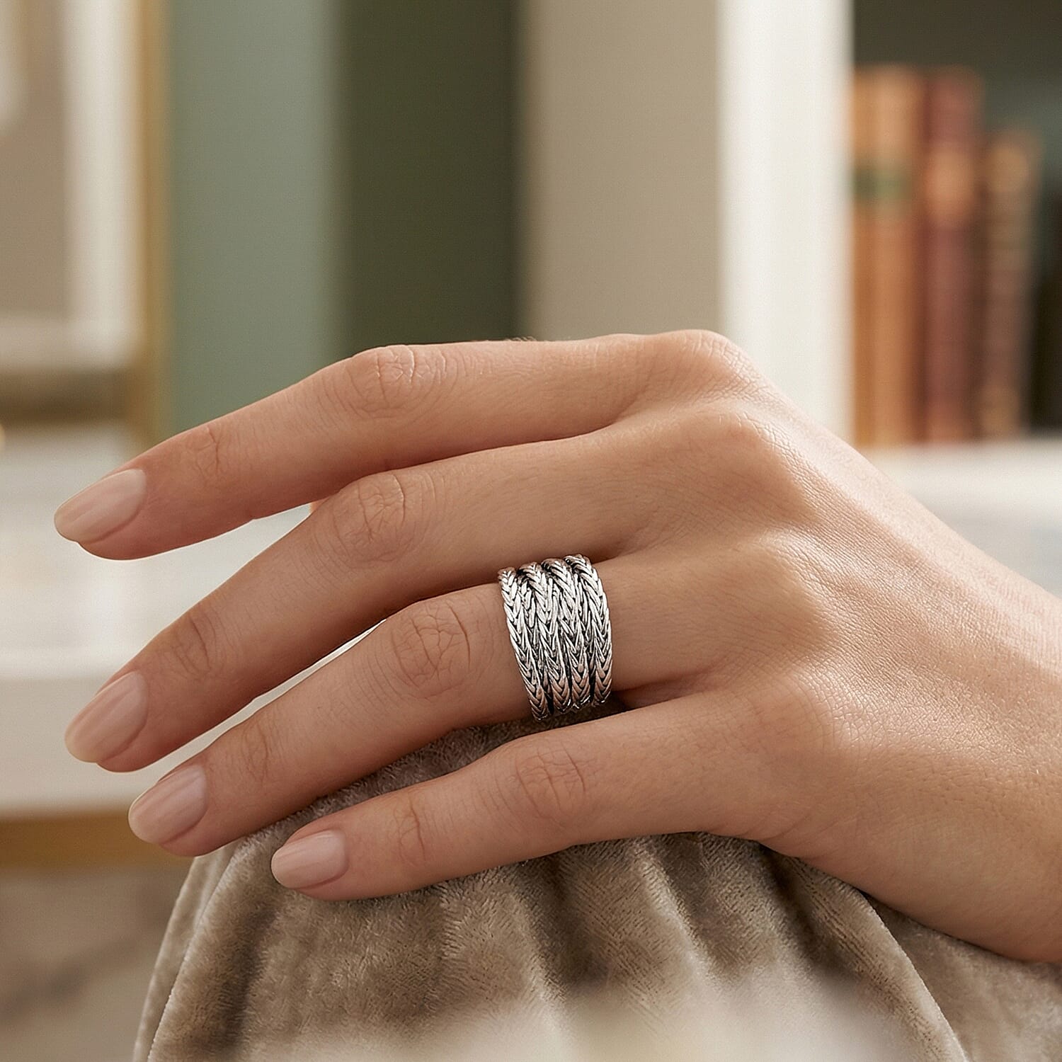 Ring in Sterling Silver (Size 5.5) 8.10 Grams