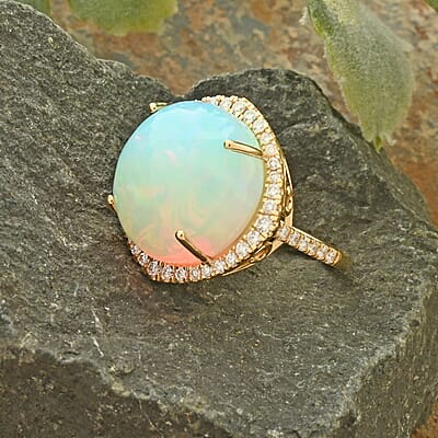 Certified & Appraised Iliana 18K Yellow Gold AAA Ethiopian Welo Opal and G-H SI Diamond Ring (Size 6.0) 4.50 Grams 10.20 ctw