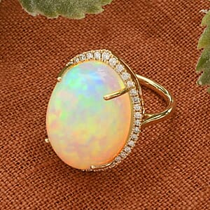 Certified & Appraised Iliana 18K Yellow Gold AAA Ethiopian Welo Opal and G-H SI White Diamond Ring (Size 7.0) 5.30 Grams 14.10 ctw