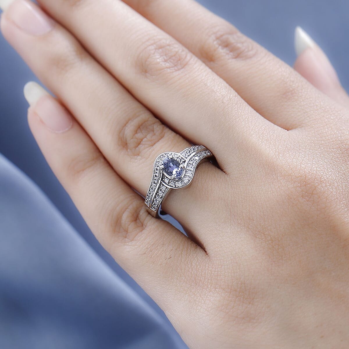 Premium Peacock Tanzanite and White Zircon Ring in Platinum Over Sterling Silver (Size 8.0) 0.80 ctw image number 2