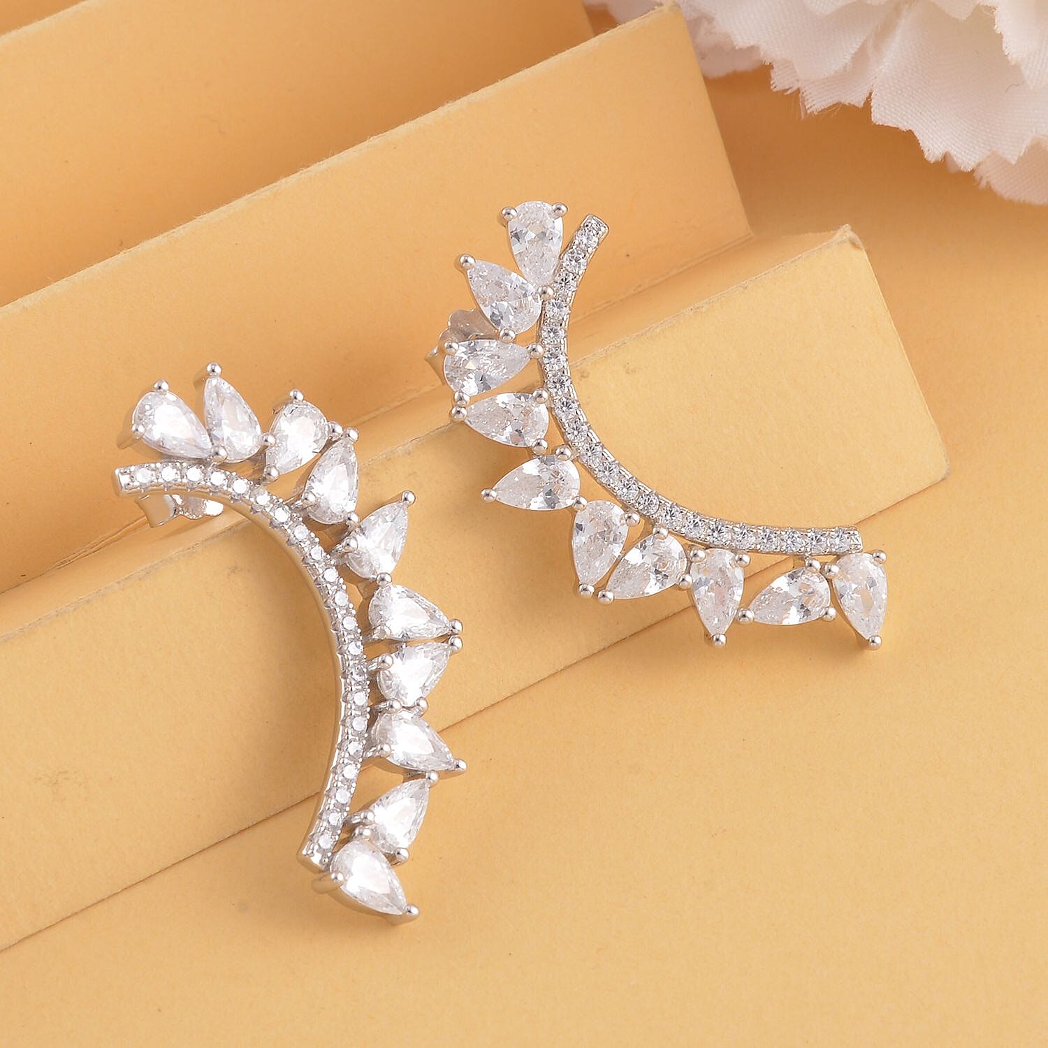 Simulated Diamond in Silver - Product card gallery slide 2 (10145016414491)