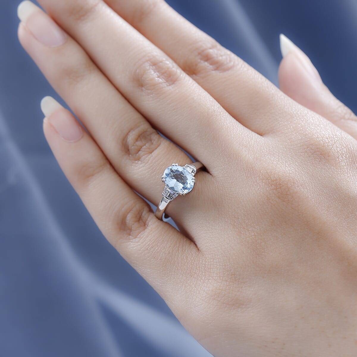 Luxoro 10K White Gold Premium Santa Maria Aquamarine and G-H, I3 Diamond Ring (Size 9.0) 1.80 ctw image number 2