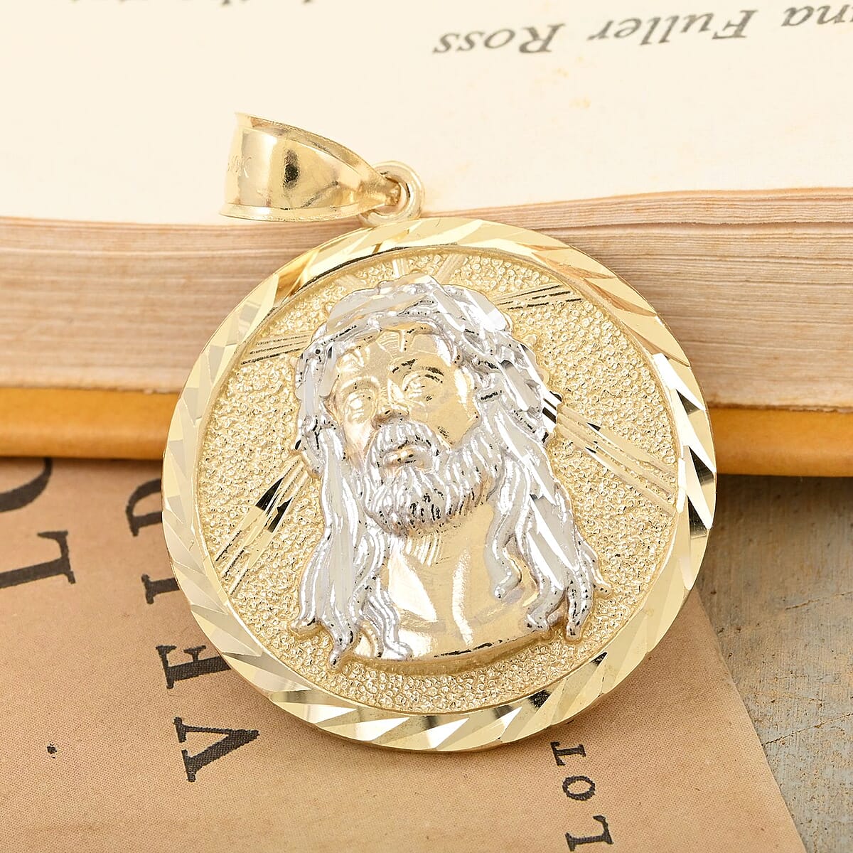 Made in America 10K Yellow and White Gold Jesus Medallion Pendant 3.80 Grams image number 1