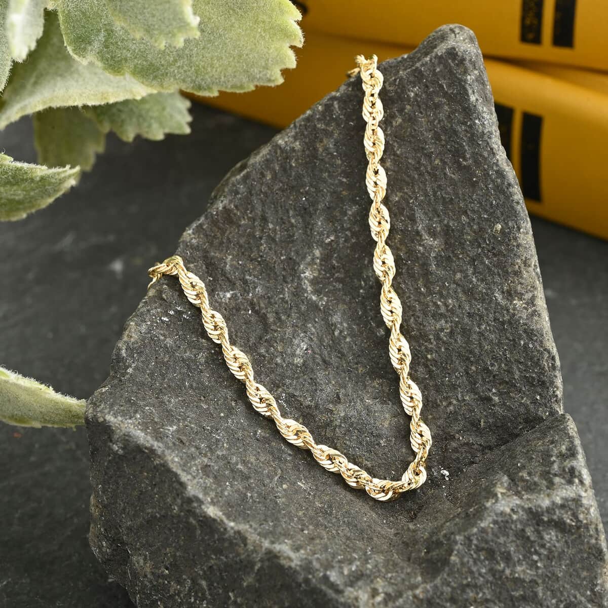 10K Yellow Gold 2.5mm Rope Chain Necklace 24 Inches 2.55 Grams image number 1